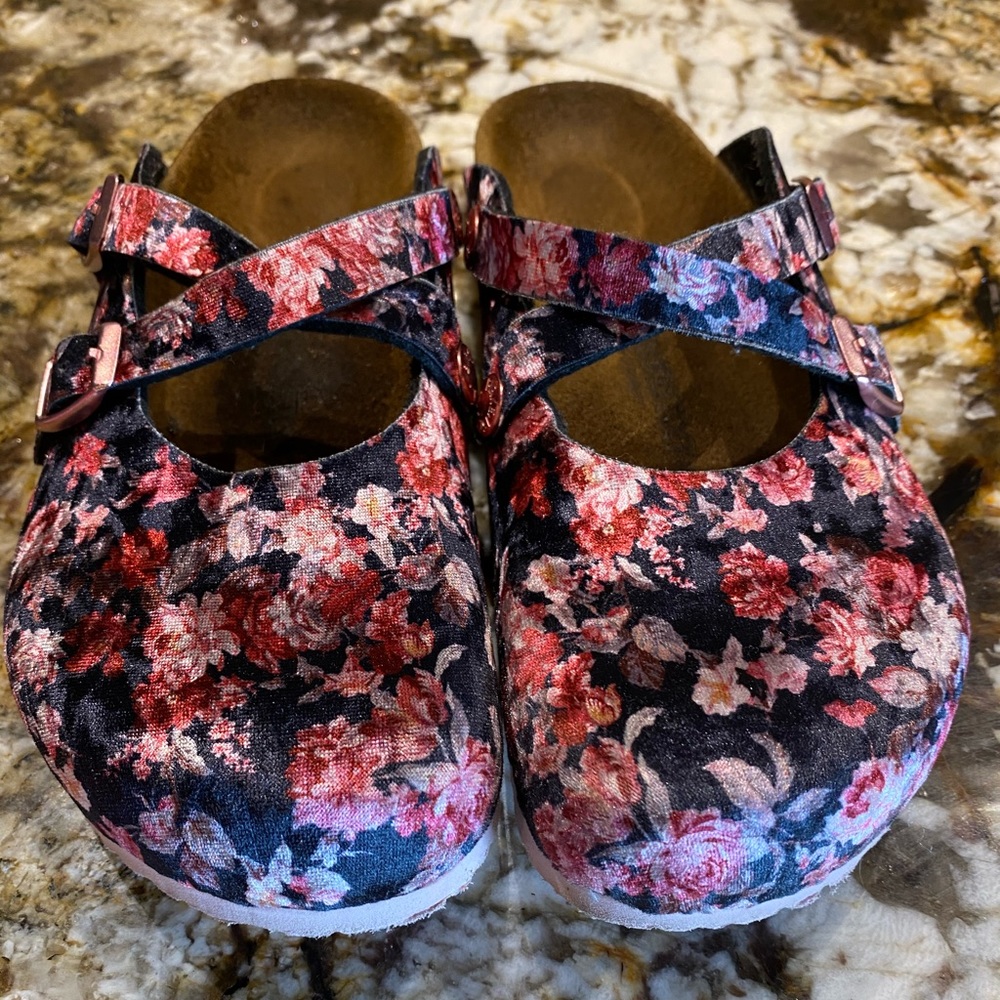 Birkenstock shoes-Floral, Girls Sz 36 great shape